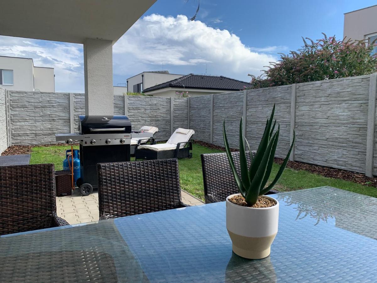 RovinkaModern 2 Bed House Near Bratislava With Parkingアパートメント エクステリア 写真
